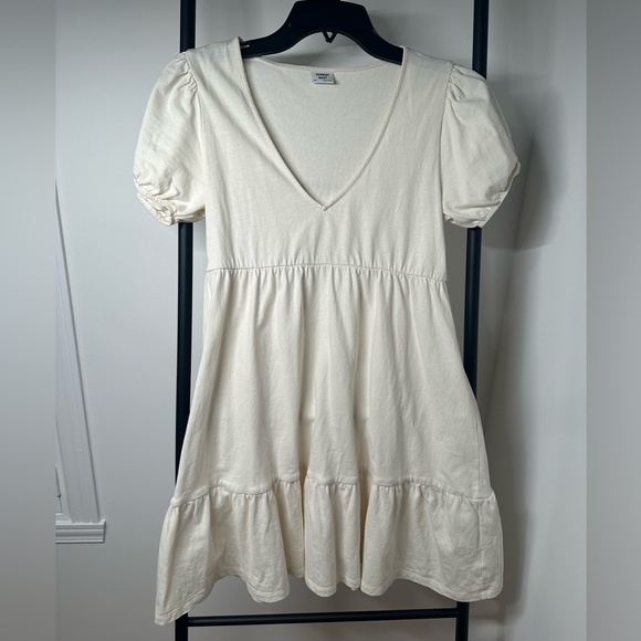 Aritzia Sunday Best Dress - Picture 2 of 4